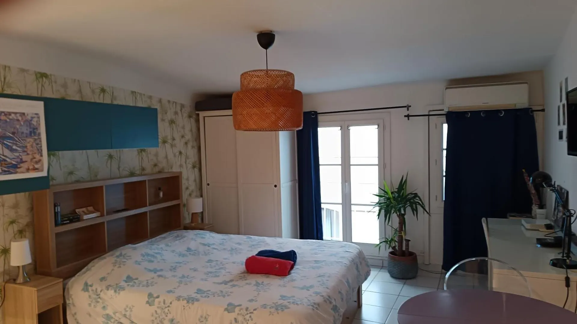 Studio Cathedrale Centre Aix-En-Provence contacts